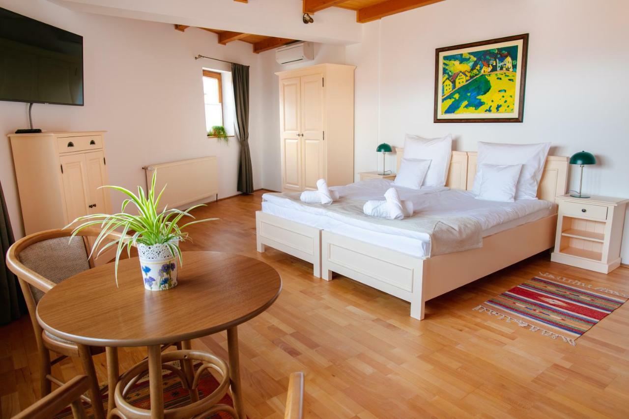Bed and Breakfast Zumzet Şelimbăr Esterno foto